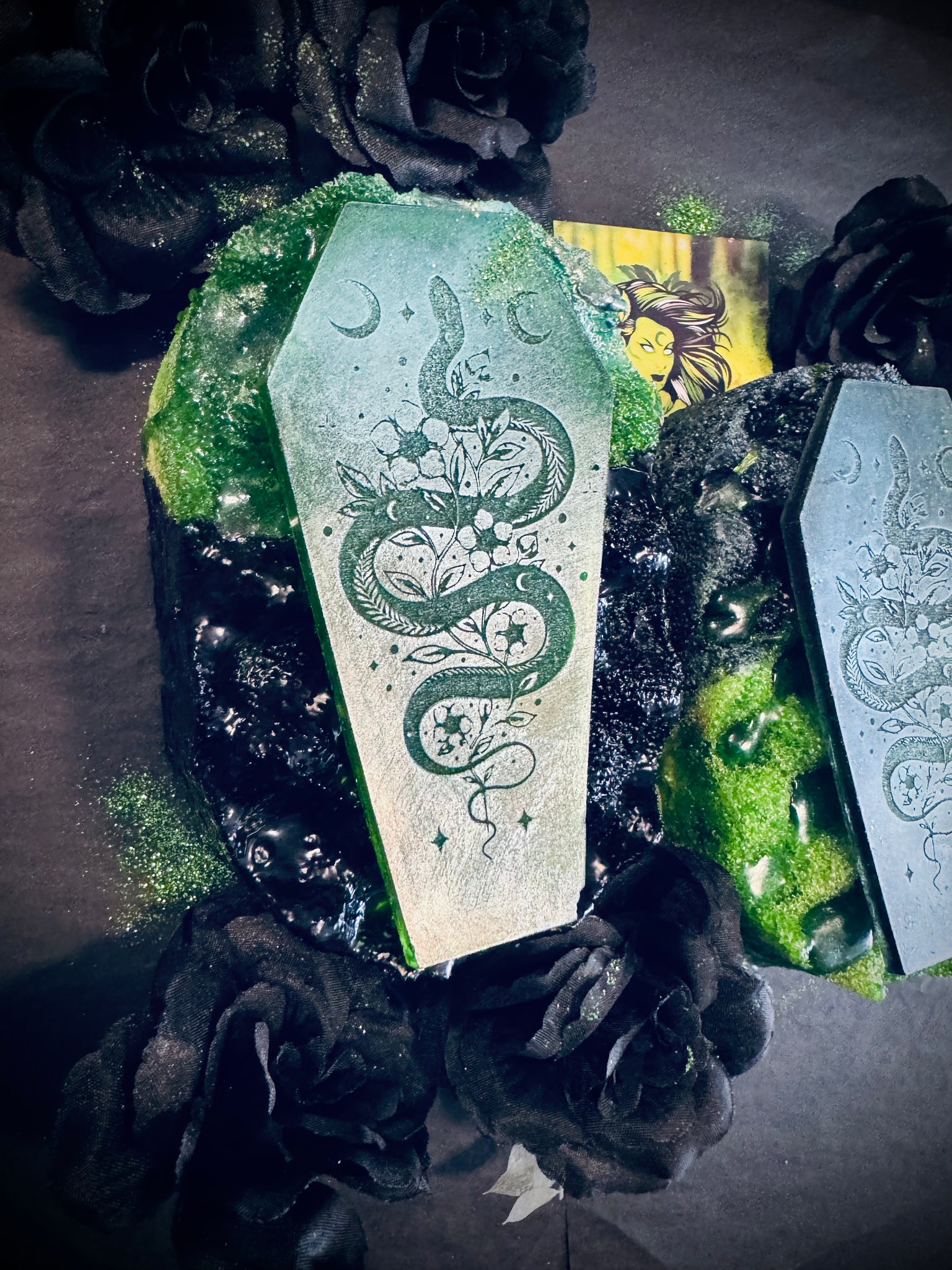 Solstice serpent fresh apple soap sponge